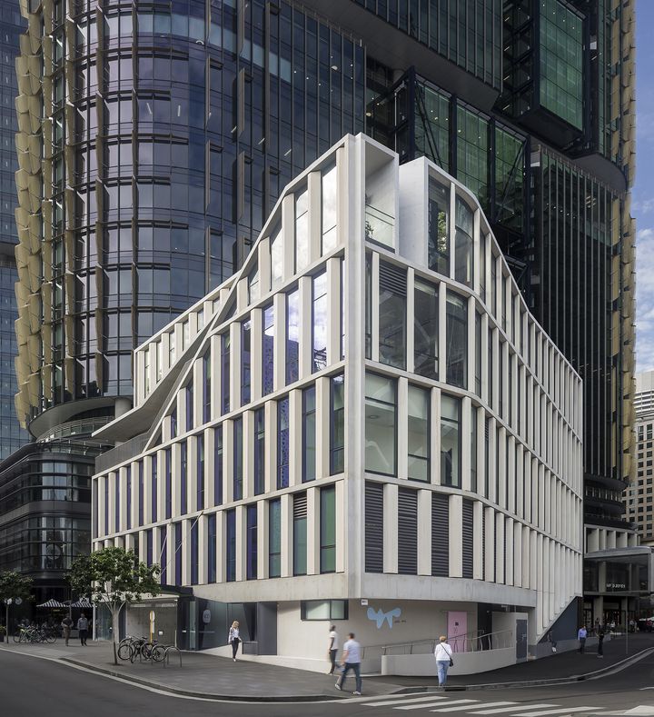 Landmark commercial gateway building and rooftop bar at Barangaroo Sydney designed by Durbach Block Jaggers Architects Sydney for Lend Lease.